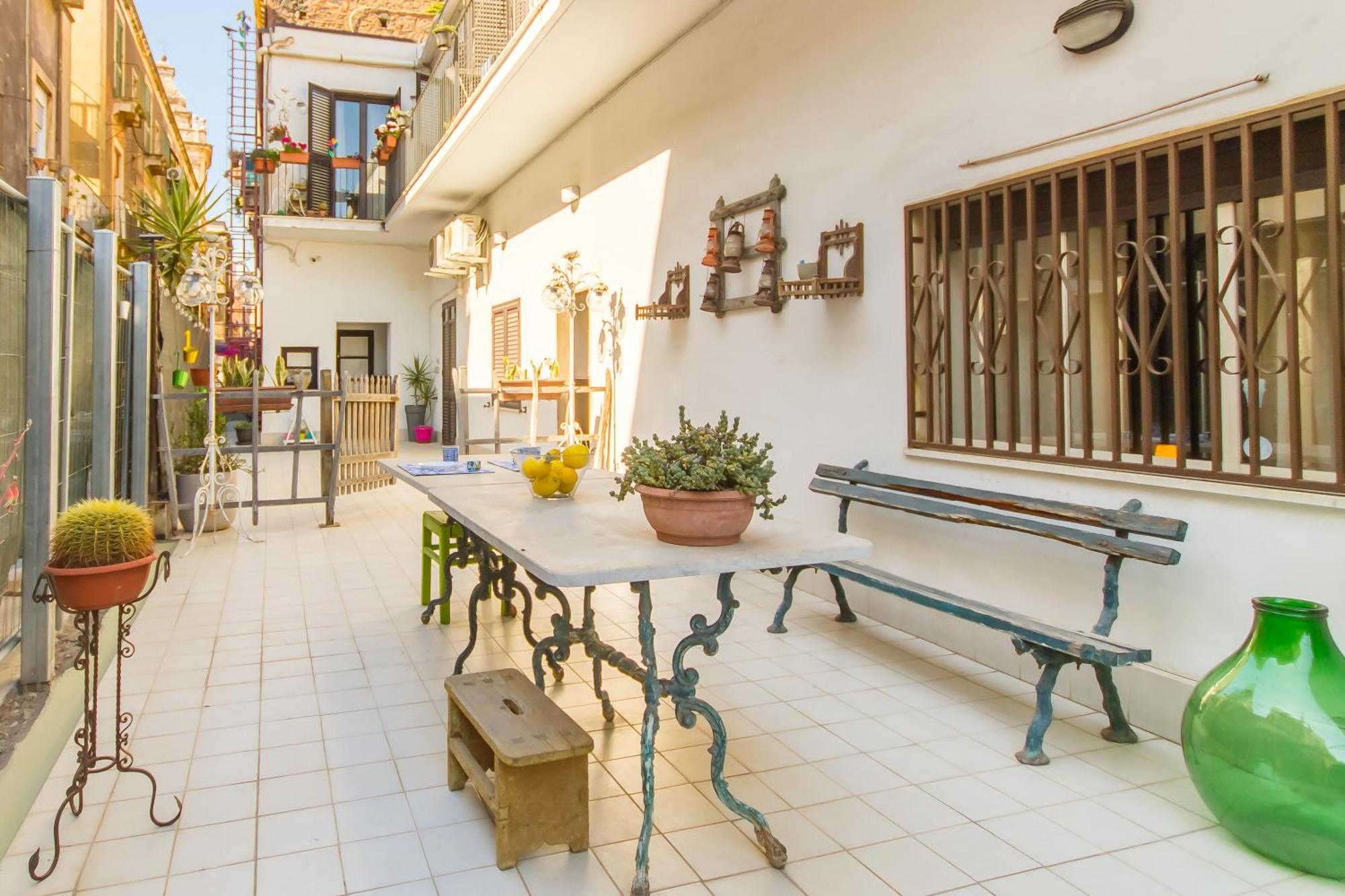 Arte House In The Historical Catania - Happy Rentals Exterior foto